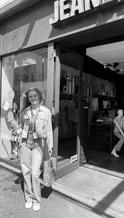 LVM Agency hostessbureau : Jeans Centre